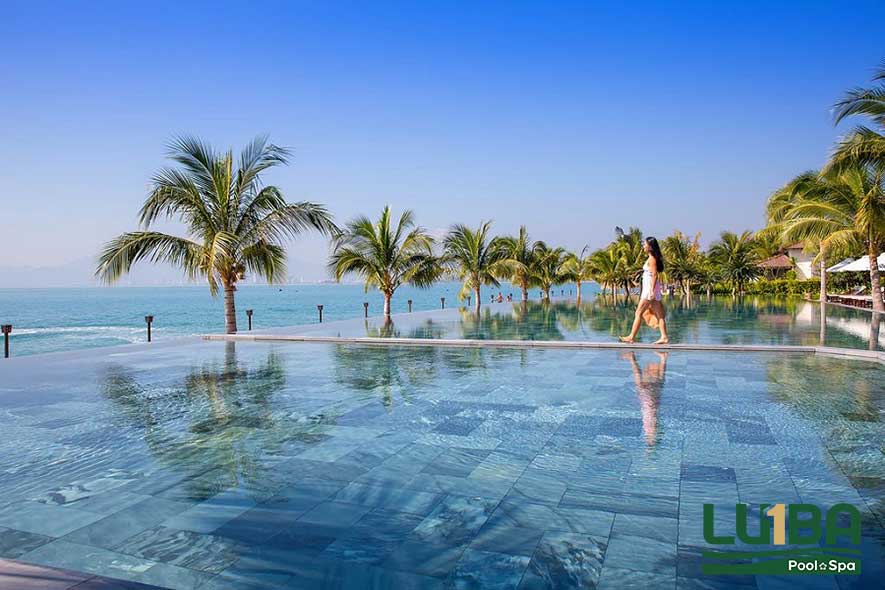 Bể bơi vô cực tại Amiana Resort Nha Trang